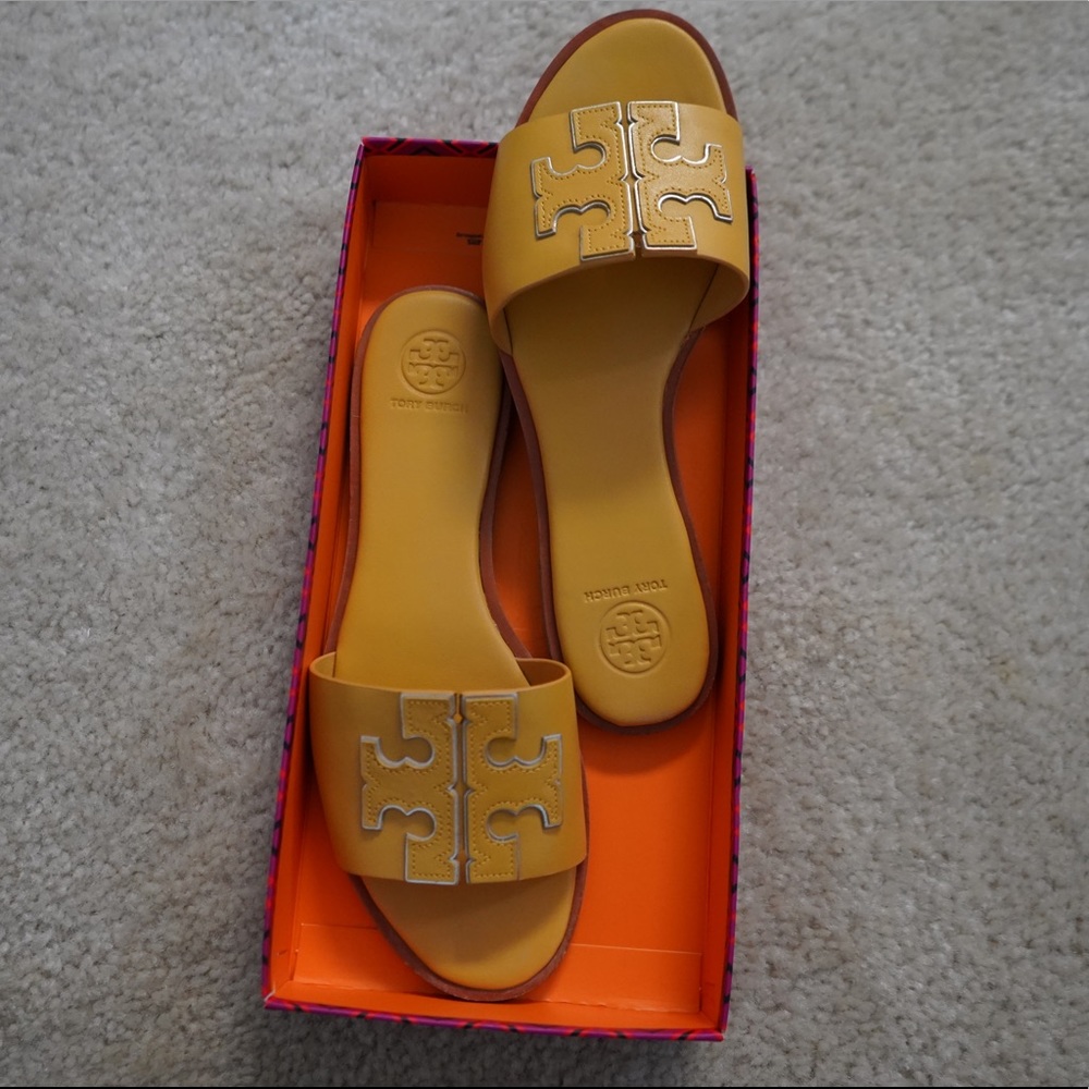 Tory Burch Ines Slide in Daylily/Spark Gold. Calf Leather/Metallic Veg Leather.